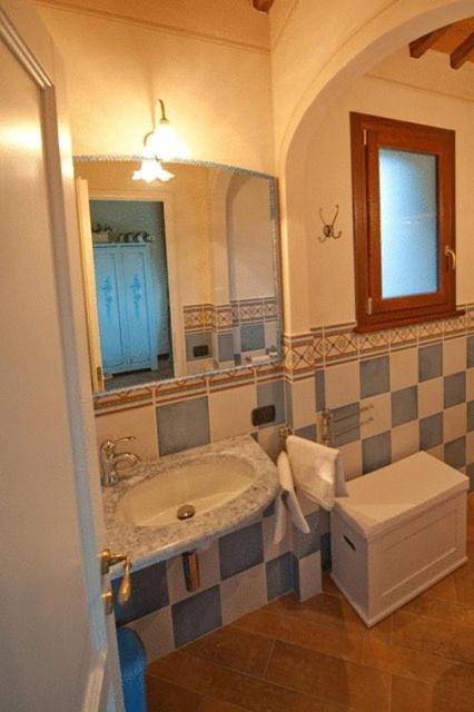Podere Chiaromonte Palaia Bagian luar foto